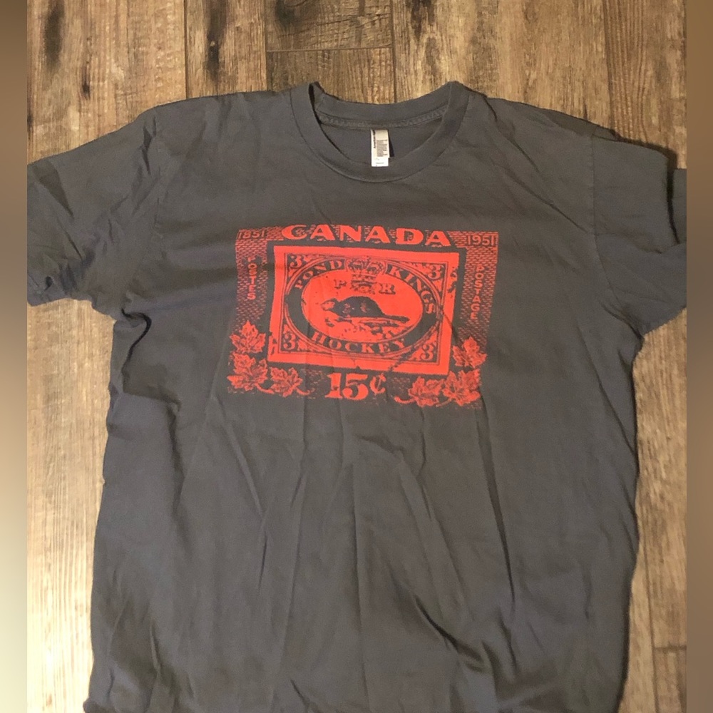 Vintage Shirt from American Apparel,that has a Canada print on top
